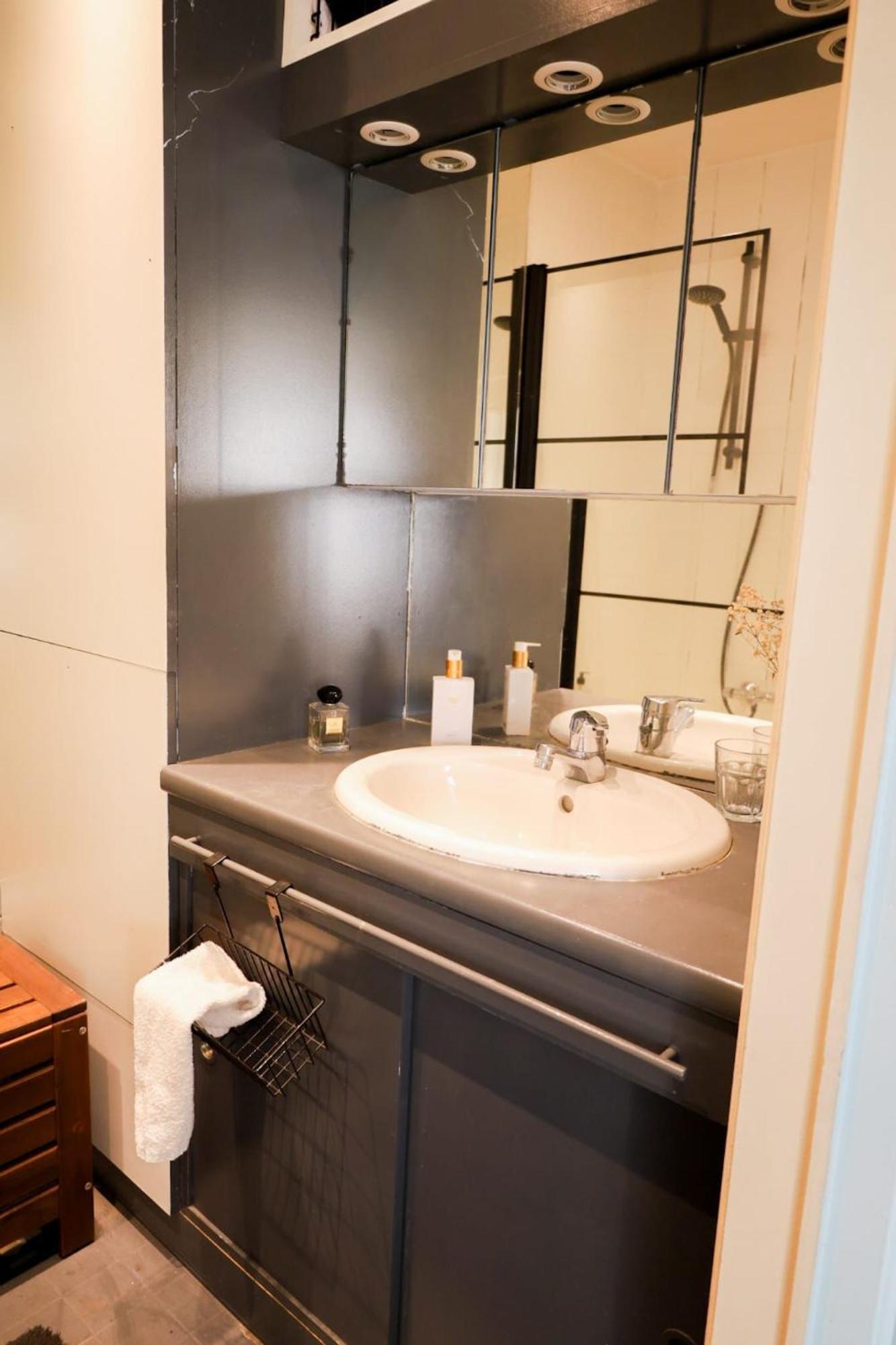 Furnished - Bright, Modern Apartment In Brussels, 15 Minutes Walk From The Atomium Екстериор снимка